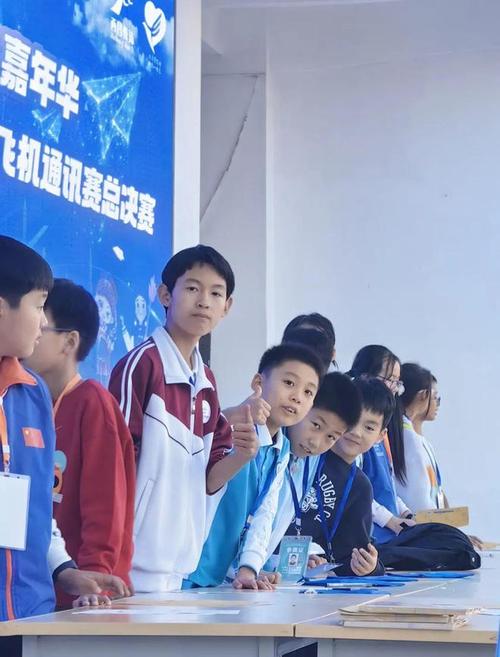 小学生纸飞机比赛:小学生纸飞机比赛成绩
