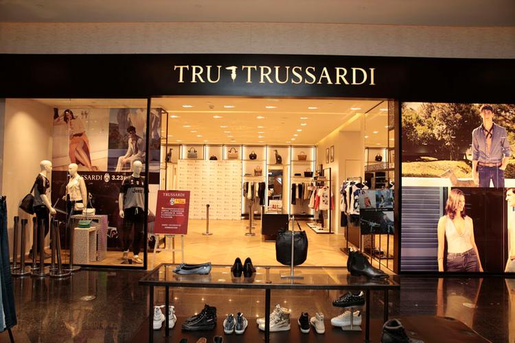 trutrussardi品牌中文名:trussardijeans什么品牌